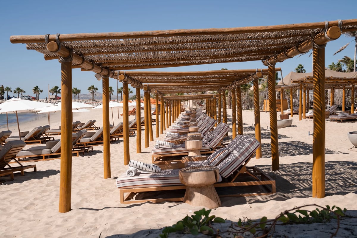 https://imagedelivery.net/jHDmI3UpXy0vHMoFeeZZfg/elganzo-amenities-the-beach-club-2/