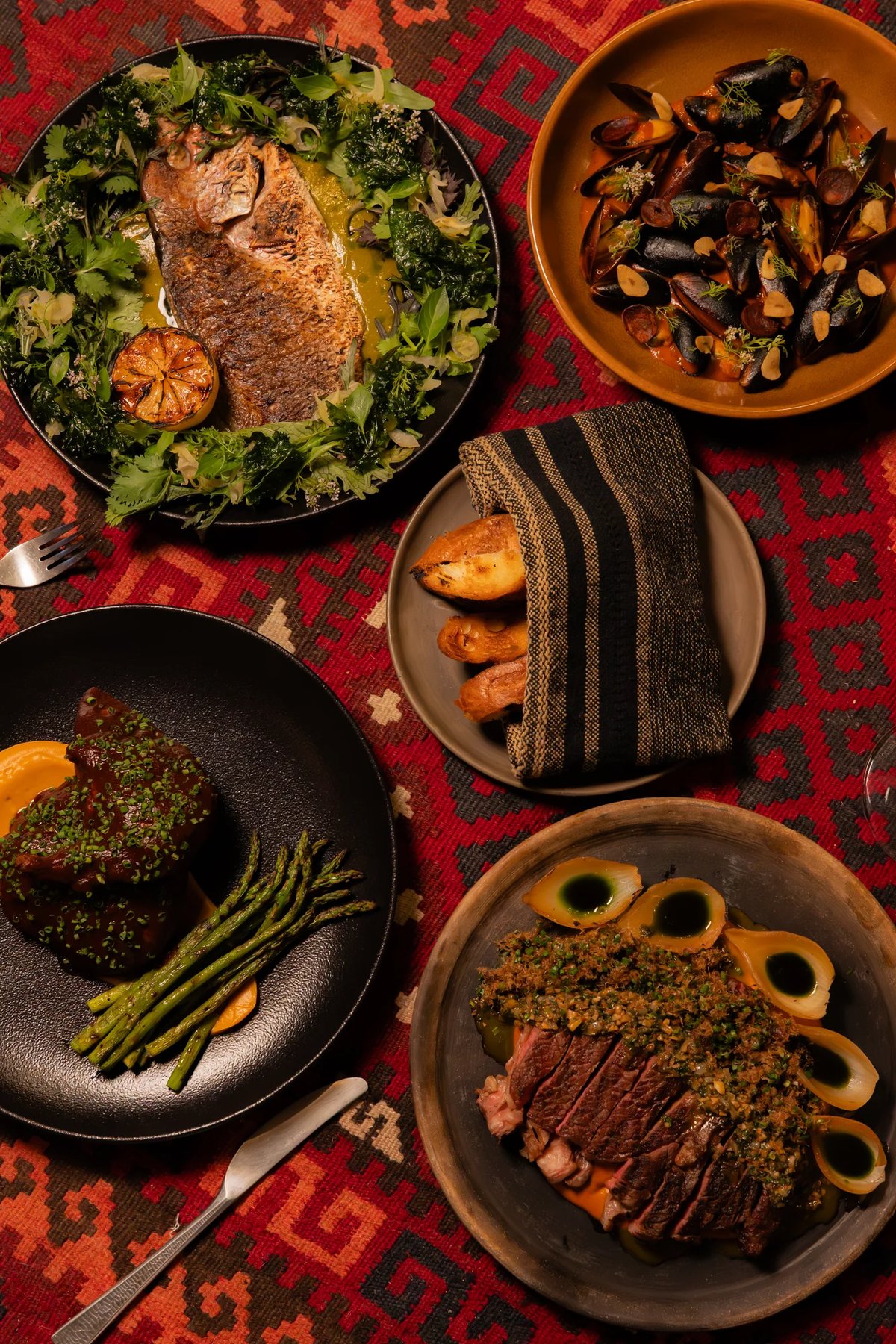 https://imagedelivery.net/jHDmI3UpXy0vHMoFeeZZfg/elganzo-amenity-food-drink-el-restaurante-28122025-psnc5765/