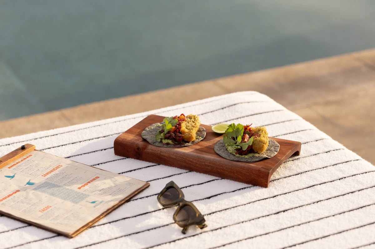 https://imagedelivery.net/jHDmI3UpXy0vHMoFeeZZfg/elganzo-amenity-food-drink-rooftop-restaurant-bar-03032025-psnc8937/