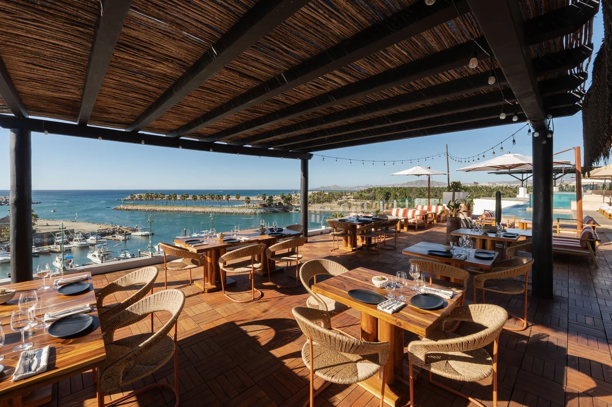 https://imagedelivery.net/jHDmI3UpXy0vHMoFeeZZfg/elganzo-amenity-food-drink-rooftop-restaurant-bar-hero-image/