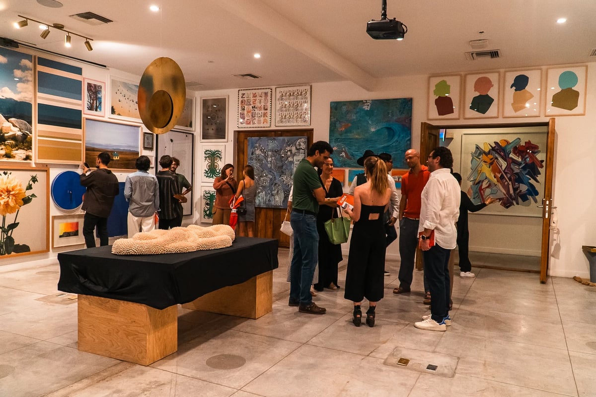https://imagedelivery.net/jHDmI3UpXy0vHMoFeeZZfg/elganzo-amenity-gather-connect-la-galeria-ganzo-furia24-024/
