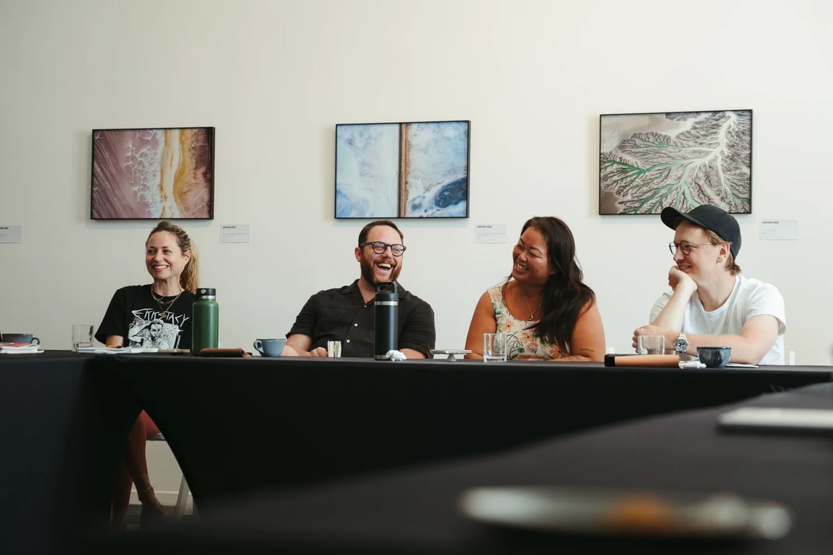 https://imagedelivery.net/jHDmI3UpXy0vHMoFeeZZfg/elganzo-amenity-gather-connect-la-galeria-hero-image/