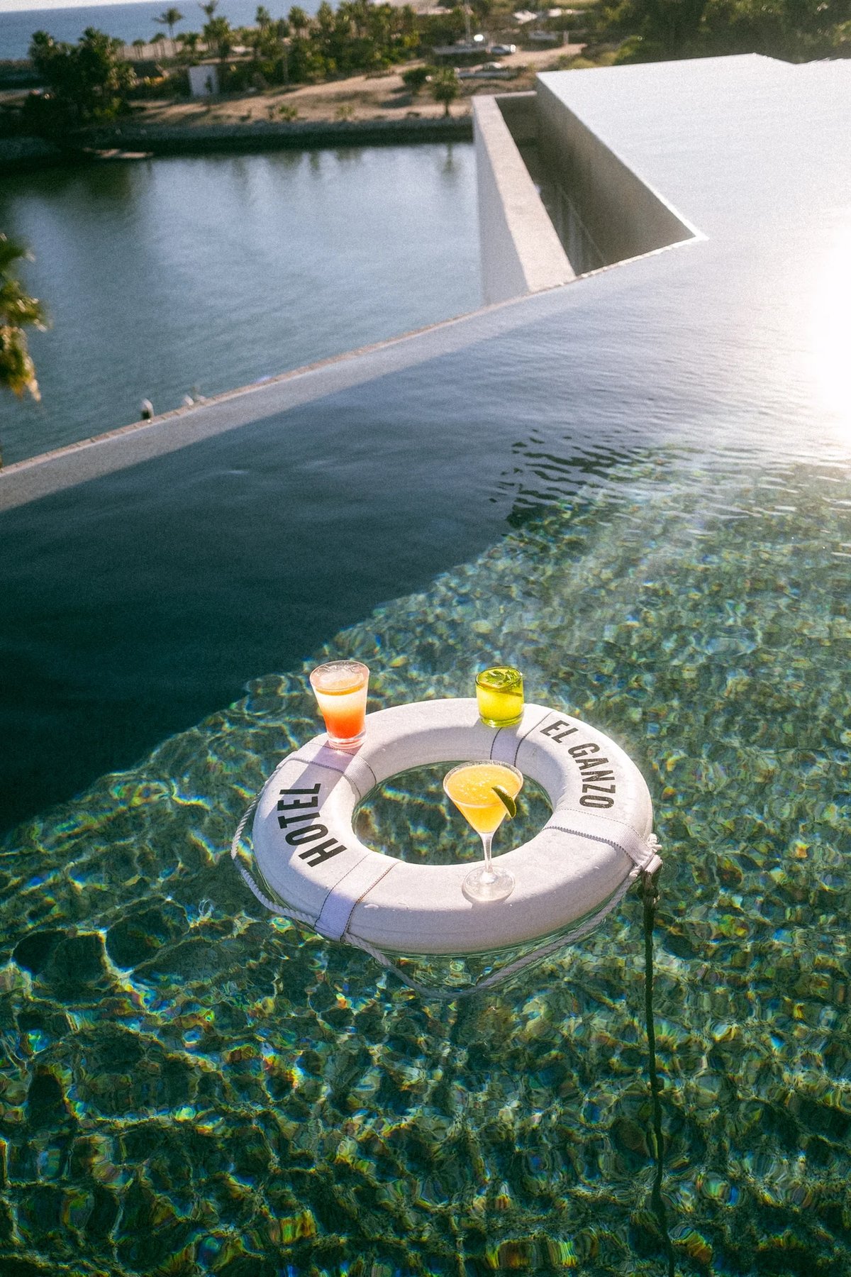 https://imagedelivery.net/jHDmI3UpXy0vHMoFeeZZfg/elganzo-amenity-water-open-skies-rooftop-infinity-pool-dscf0528/