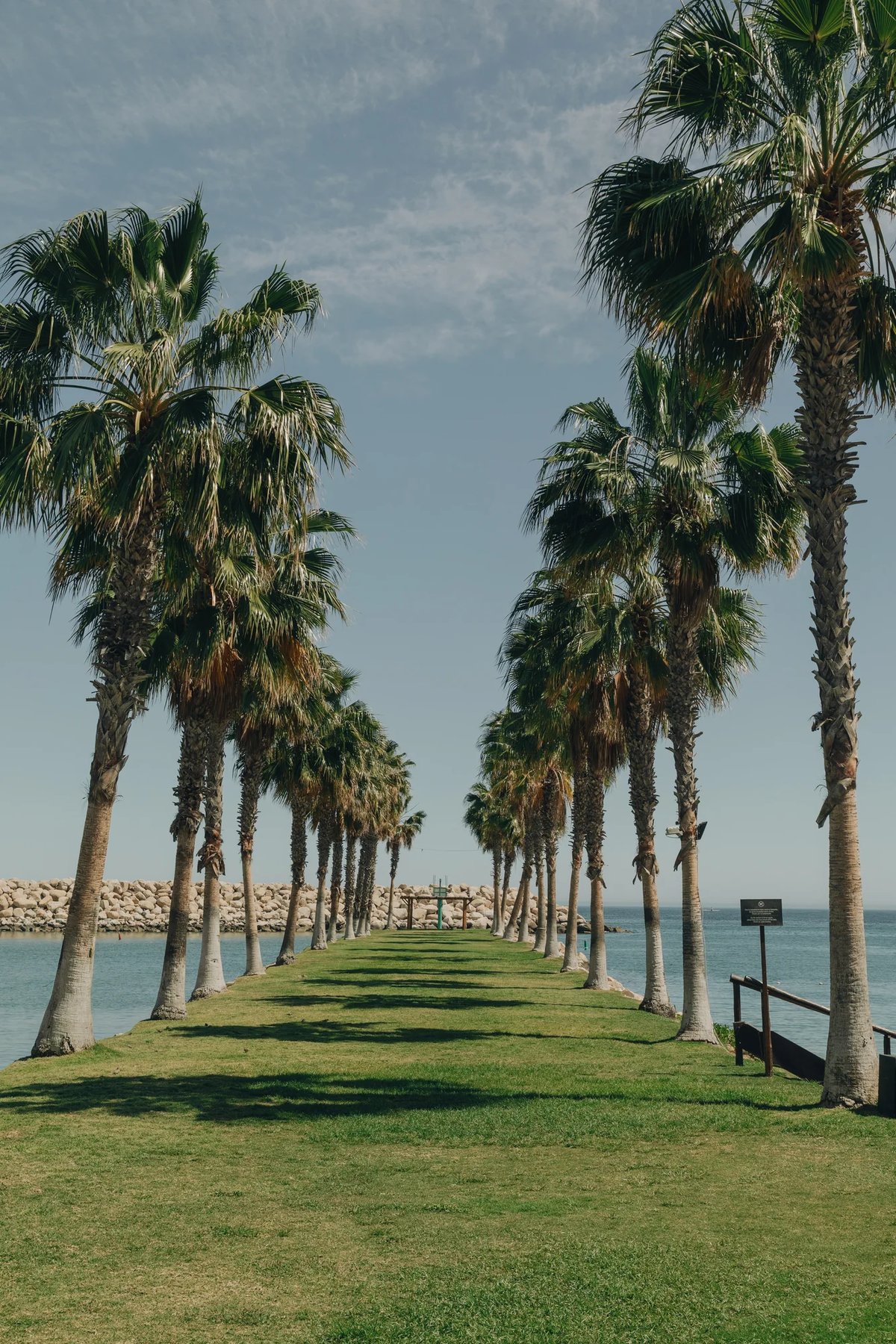 https://imagedelivery.net/jHDmI3UpXy0vHMoFeeZZfg/elganzo-amenity-water-open-skies-the-jetty-hotelganso188/