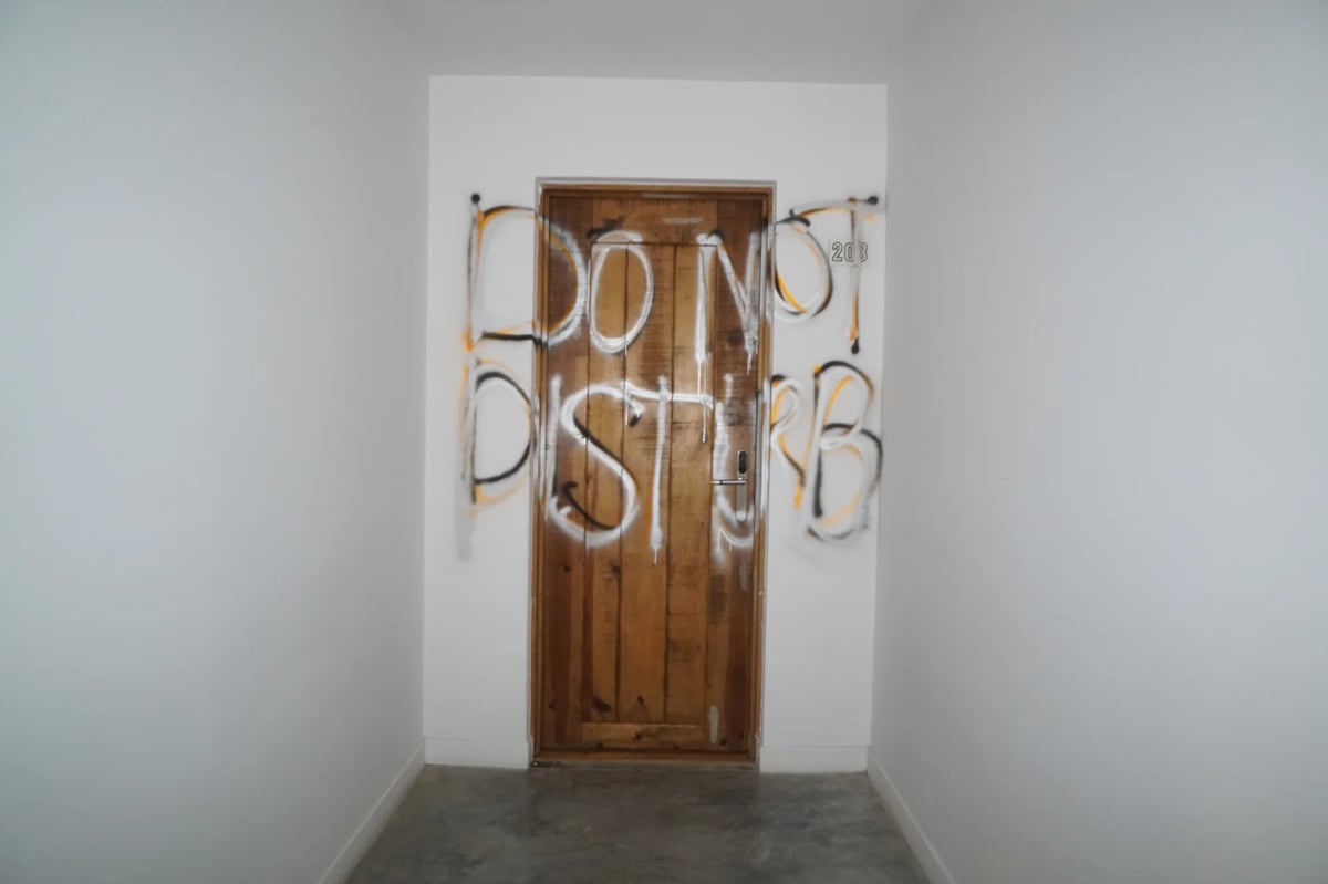 DO NOT DISTURB