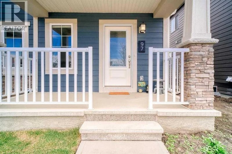 97 Yorkville Boulevard Southwest, Calgary, Alberta, T2X4J9, Calgary, Alberta — photo 1 of 5