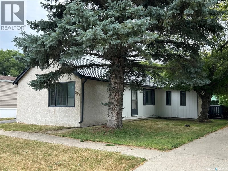 317 Aldridge STREET, Bienfait, Saskatchewan, S0C0M0, Bienfait, Saskatchewan — photo 1 of 5