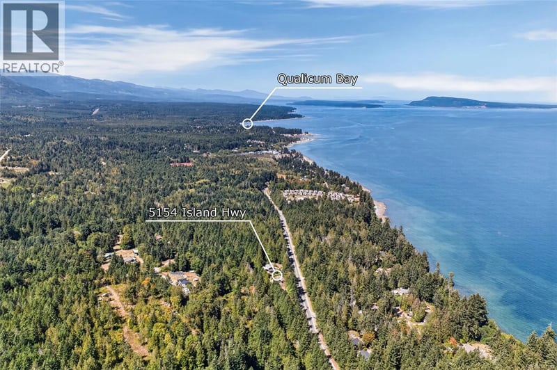 5154 Island Highway West, Qualicum Beach, British Columbia, V9K1Z1, Qualicum Beach, British Columbia — photo 1 of 5