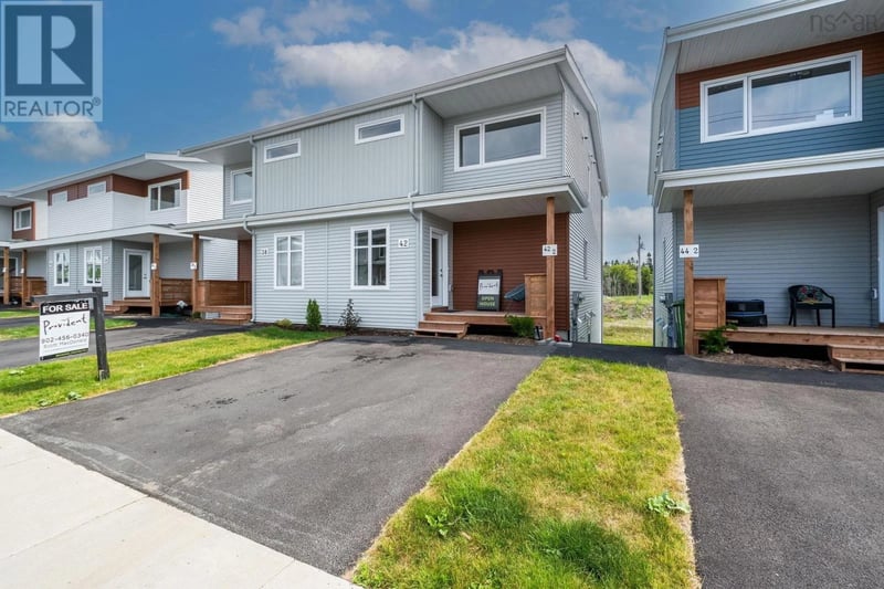 42 Berm Street, Spryfield, Nova Scotia, B3R0H2, Spryfield, Nova Scotia — photo 1 of 5