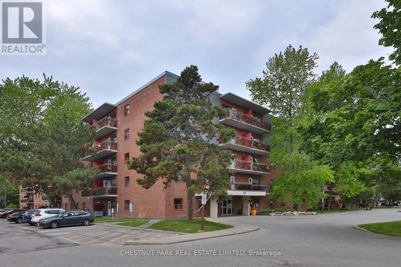 #425 888 Glen Street, Oshawa (Lakeview), Ontario, L1J5Z4, Oshawa (Lakeview), Ontario — photo 1 of 5