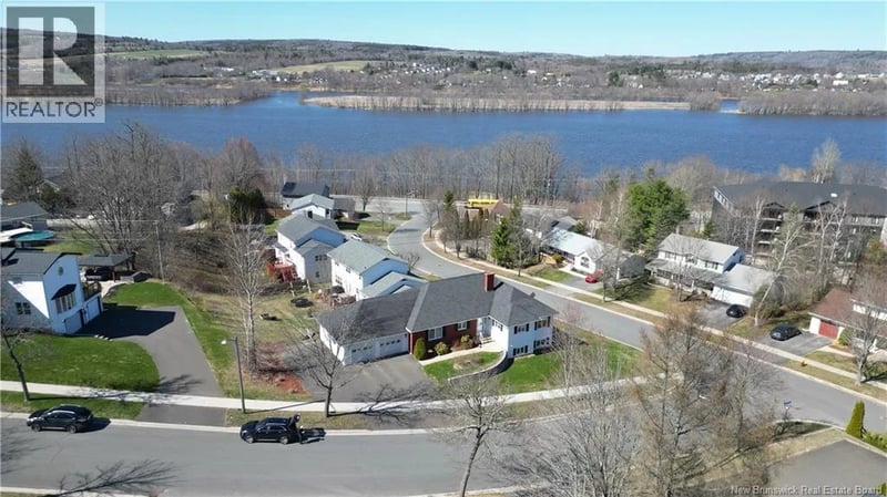 15 Talisman Crescent, Fredericton, New Brunswick, E3C1L9, Fredericton, New Brunswick — photo 1 of 5