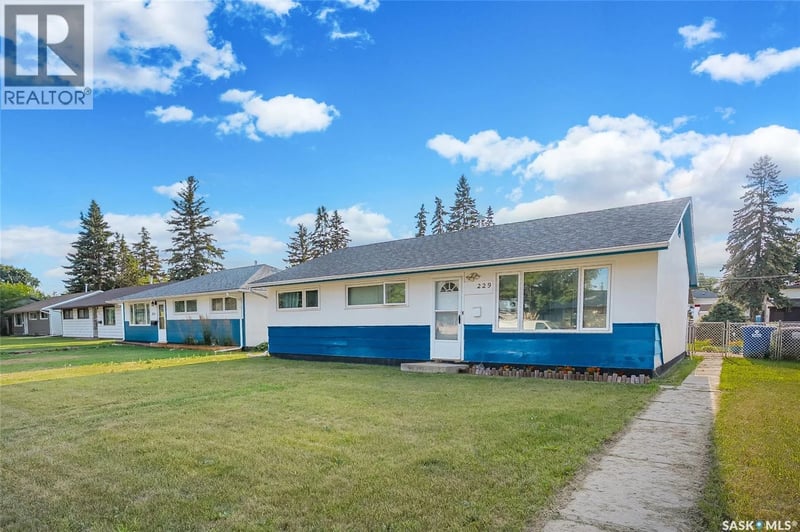 229 U AVENUE N, Saskatoon, Saskatchewan, S7L3C4, Saskatoon, Saskatchewan — photo 1 of 5