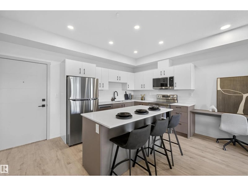 355 CLAREVIEW STATION DR NW, Edmonton, Alberta, T5Y0C5, Edmonton, Alberta — photo 1 of 5