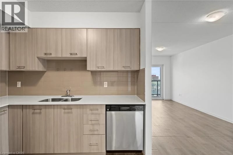 #706 220 CANNON Street East, Hamilton, Ontario, L8L2B1, Hamilton, Ontario — photo 1 of 5