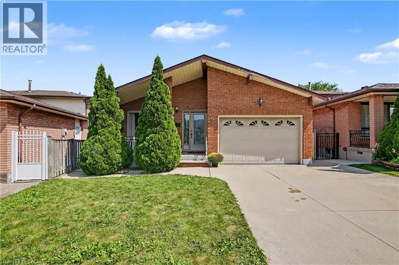 14 INDIAN Crescent, Hamilton, Ontario, L8V4V6, Hamilton, Ontario — photo 1 of 5