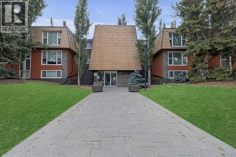 315 50 Avenue Southwest, Calgary, Alberta, T2S1H3, Calgary, Alberta — photo 1 of 5