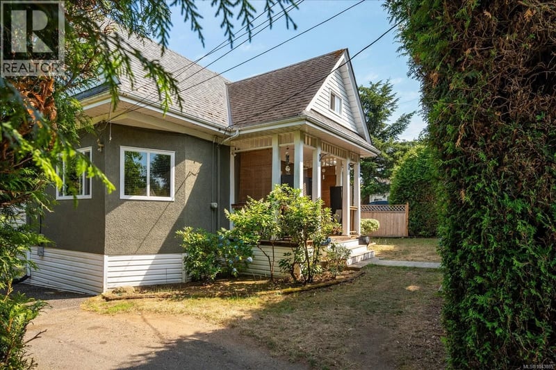 342 Howard Avenue, Nanaimo, British Columbia, V9R3R7, Nanaimo, British Columbia — photo 1 of 5
