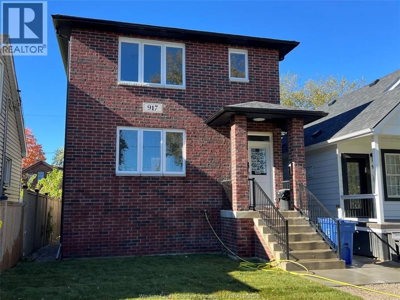 917 Mckay Avenue, Windsor, Ontario, N9B2A4, Windsor, Ontario — photo 1 of 5