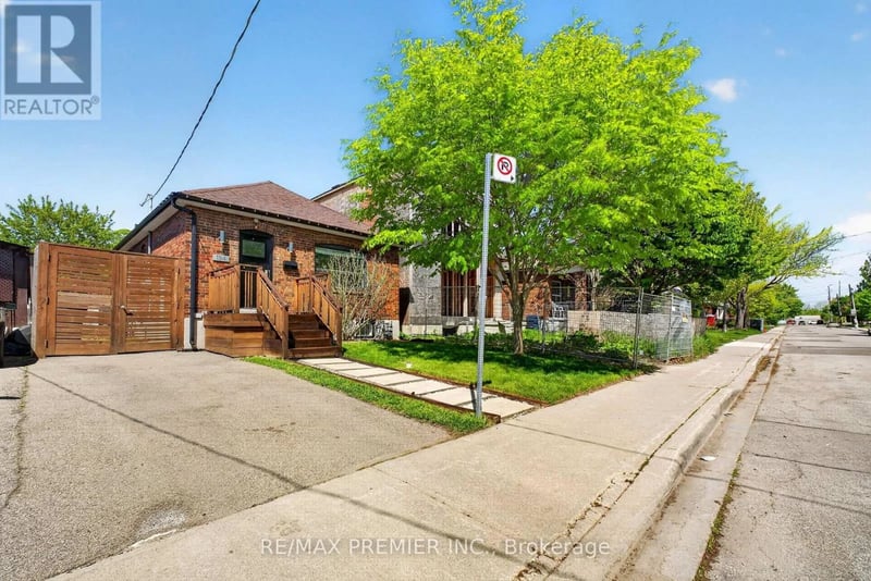 154 Fifth Street, Toronto (New Toronto), Ontario, M8V2C7, Toronto (New Toronto), Ontario — photo 1 of 5