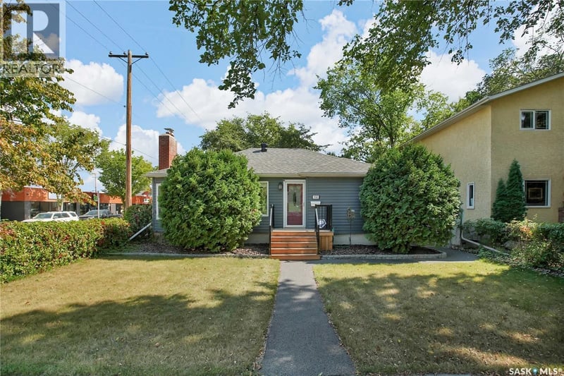 930 6th AVENUE N, Saskatoon, Saskatchewan, S7K2T4, Saskatoon, Saskatchewan — photo 1 of 5