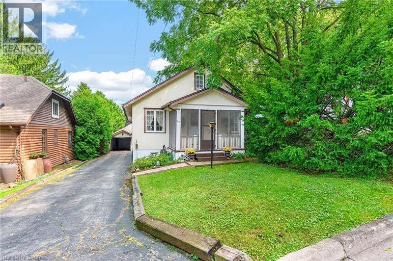 63 ROBINSON Street South, Grimsby, Ontario, L3M3C7, Grimsby, Ontario — photo 1 of 5