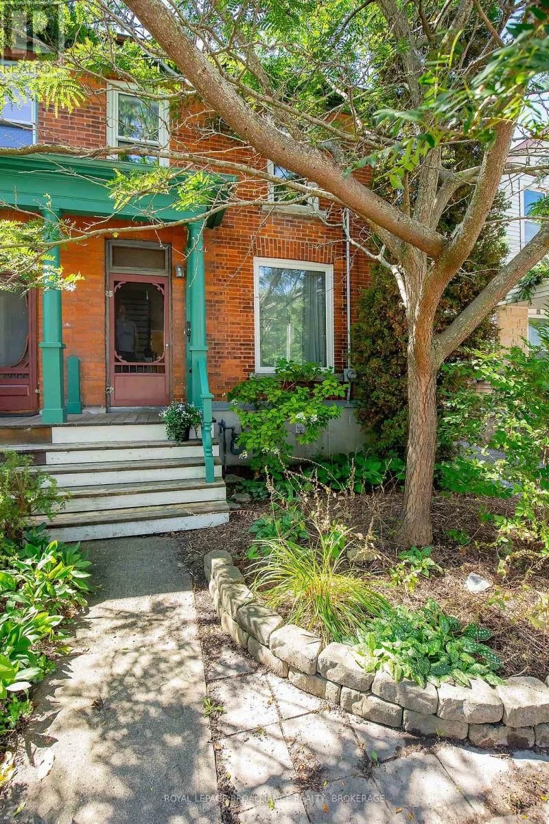 38 York Street, Kingston (East of Sir John A. Blvd), Ontario, K7K1P5, Kingston (East of Sir John A. Blvd), Ontario — photo 1 of 5