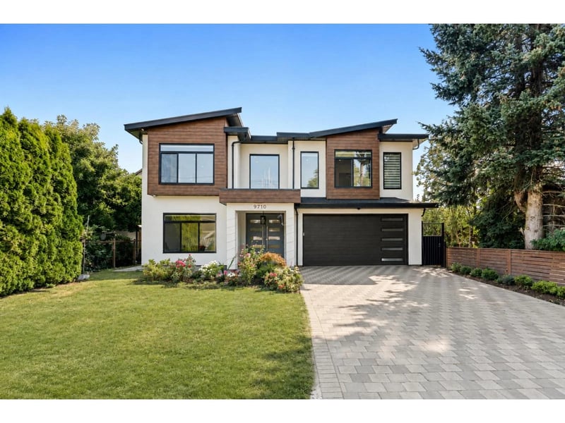 9710 HEMLOCK Street, Chilliwack, British Columbia, V2P5J6, Chilliwack, British Columbia — photo 1 of 5