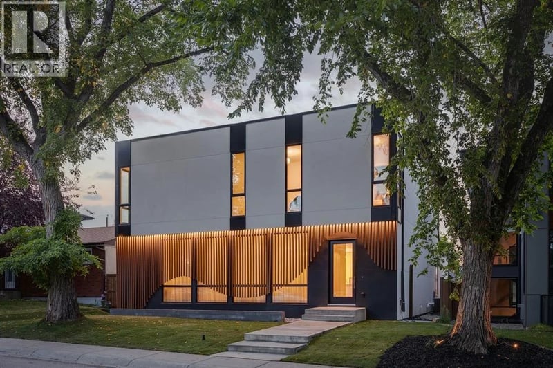14 Lissington Drive Southwest, Calgary, Alberta, T3E5E1, Calgary, Alberta — photo 1 of 5