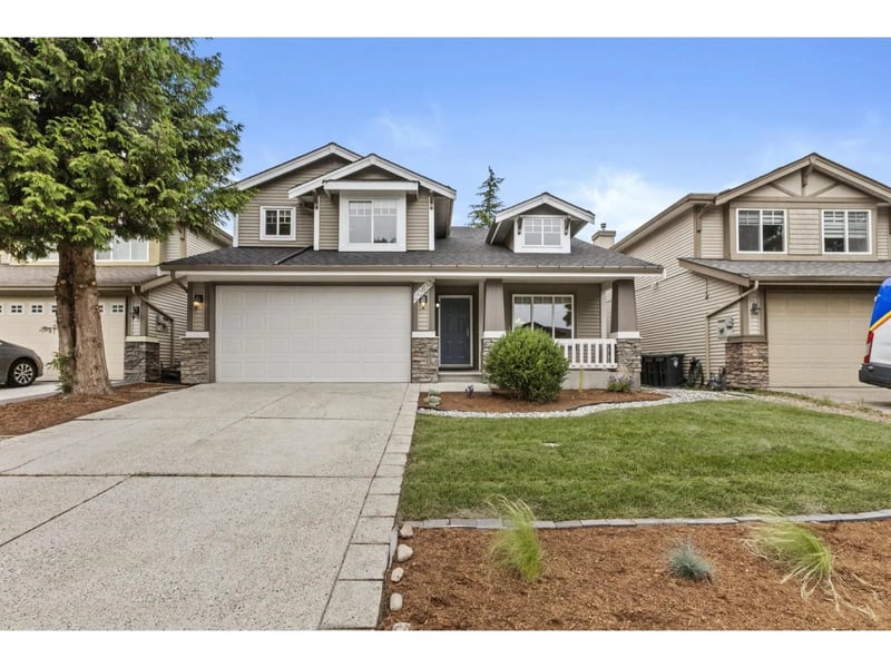 20613 66A Avenue, Langley, British Columbia, V2Y2Y4, Langley, British Columbia — photo 1 of 5
