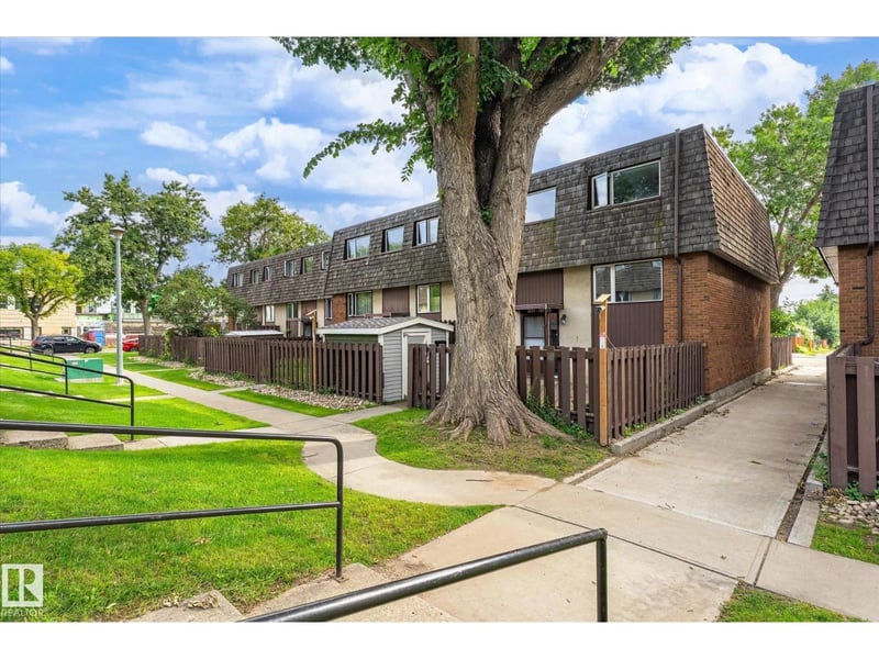 3317 107 AV NW, Edmonton, Alberta, T5W0C6, Edmonton, Alberta — photo 1 of 5