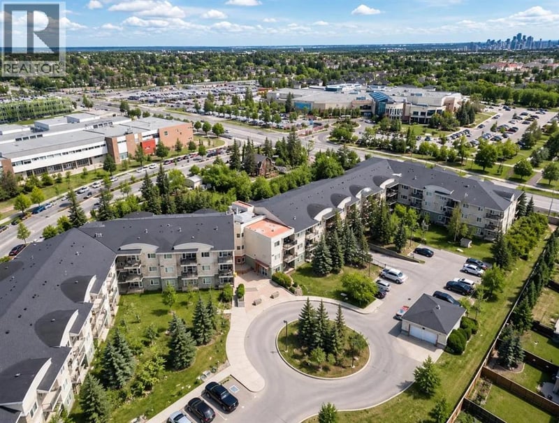 69 Springborough Court Southwest, Calgary, Alberta, T3H5V5, Calgary, Alberta — photo 1 of 5