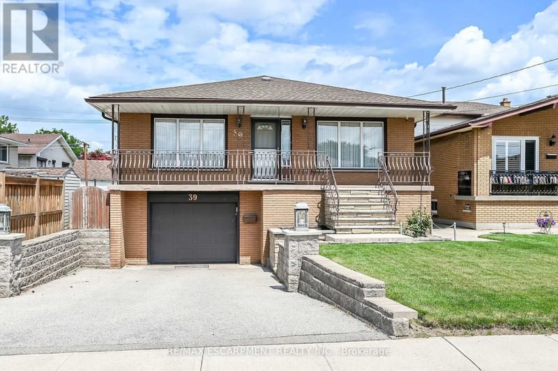 39 Algonquin Court, Hamilton (King's Forest Upper), Ontario, L8T4T2, Hamilton (King's Forest Upper), Ontario — photo 1 of 5