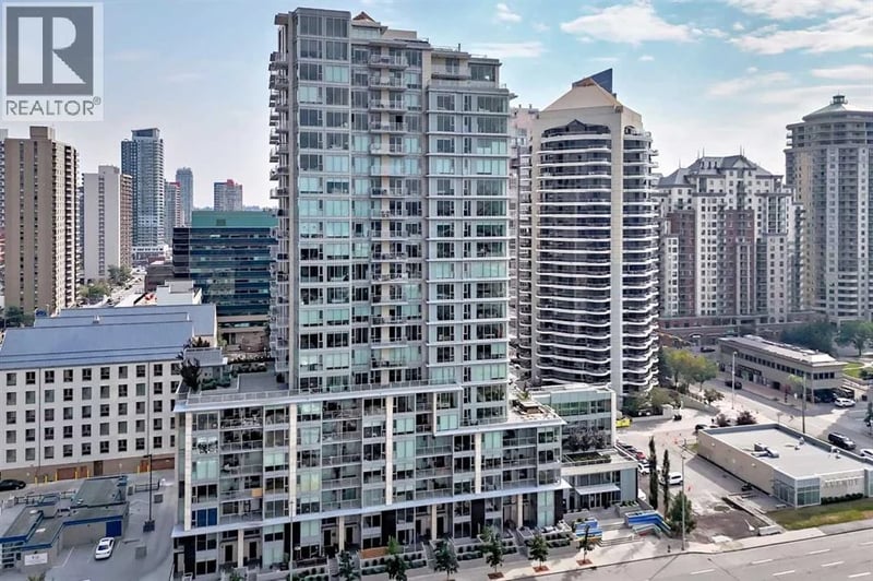 1025 5 Avenue Southwest, Calgary, Alberta, T2P1N4, Calgary, Alberta — photo 1 of 5