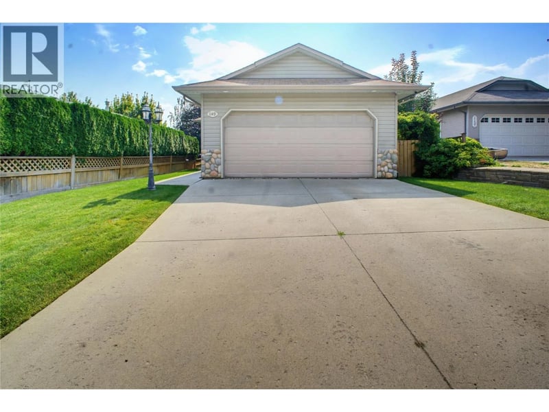 1149 RAVEN Drive, Kamloops, British Columbia, V2B8P4, Kamloops, British Columbia — photo 1 of 5
