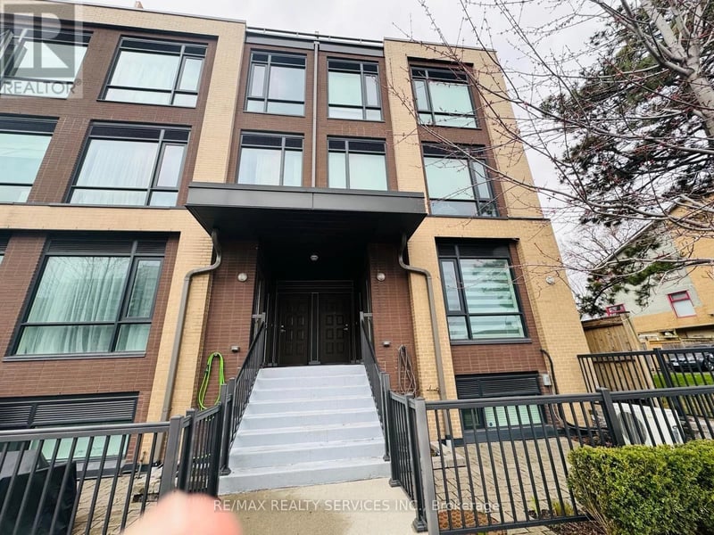 #321 639 Lawrence Avenue West, Toronto (Englemount-Lawrence), Ontario, M6A1A9, Toronto (Englemount-Lawrence), Ontario — photo 1 of 5