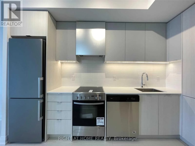 #3003 30 Gibbs Road, Toronto (Islington-City Centre West), Ontario, M9B6L6, Toronto (Islington-City Centre West), Ontario — photo 1 of 5