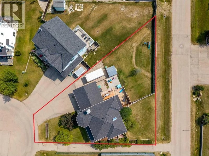 16 Henderson Bay Northeast, Langdon, Alberta, T0J1X1, Langdon, Alberta — photo 1 of 5
