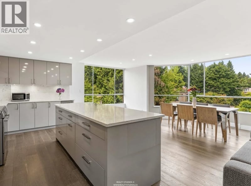 #201 2140 BRIAR Avenue, Vancouver, British Columbia, V6L3B4, Vancouver, British Columbia — photo 1 of 5