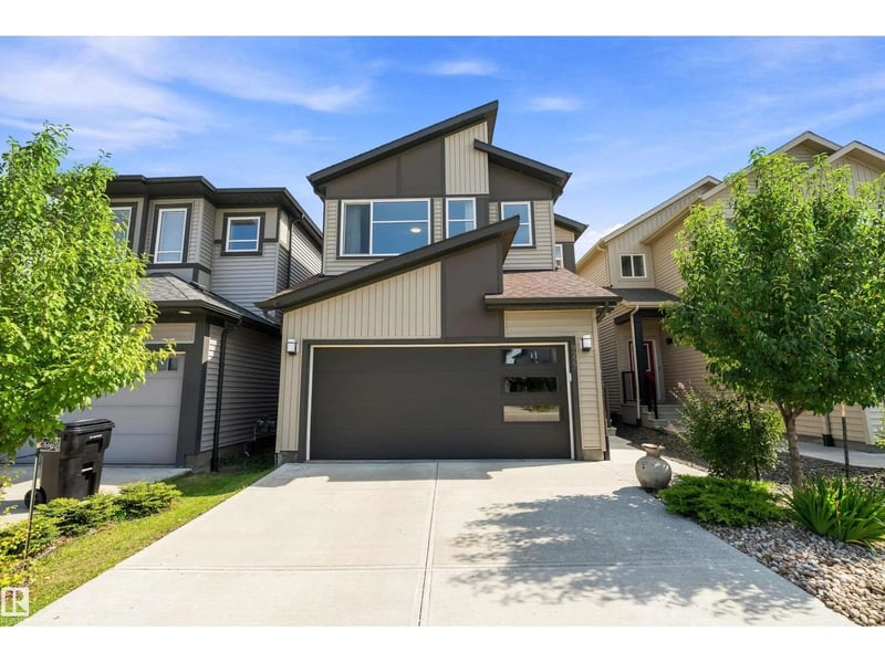 9227 223 ST NW, Edmonton, Alberta, T5T7M1, Edmonton, Alberta — photo 1 of 5