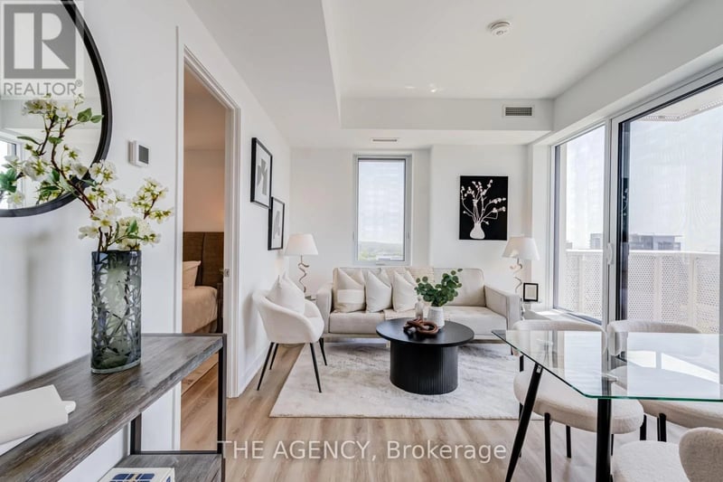 #2403 10 Oak Street, Toronto (Regent Park), Ontario, M5A0Z1, Toronto (Regent Park), Ontario — photo 1 of 5