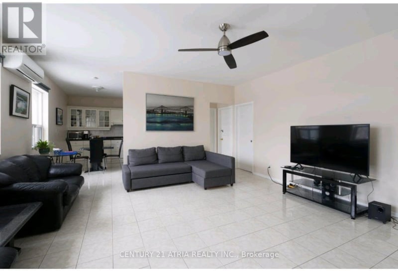 #2nd floor 3199 Dufferin Street, Toronto (Yorkdale-Glen Park), Ontario, M6A2T2, Toronto (Yorkdale-Glen Park), Ontario — photo 1 of 5