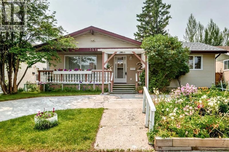 351 Cedarpark Drive Southwest, Calgary, Alberta, T2W2J5, Calgary, Alberta — photo 1 of 5