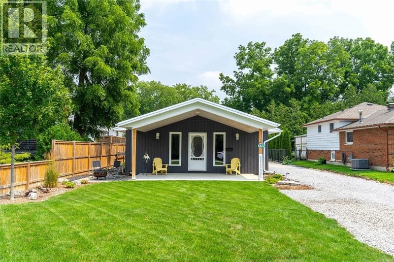 6822 EVERGREEN Lane, Plympton-Wyoming, Ontario, N0N1E0, Plympton-Wyoming, Ontario — photo 1 of 5