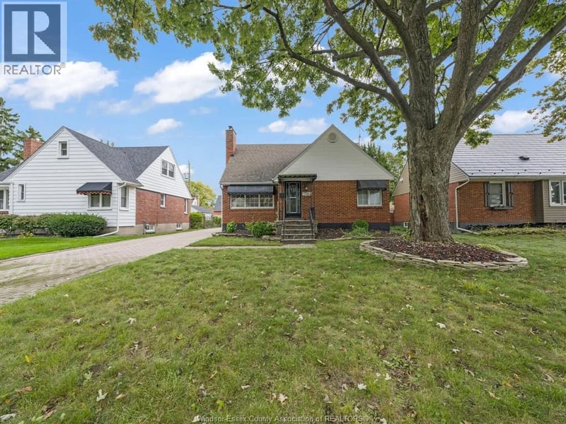2584 CHILVER, Windsor, Ontario, N8W2V9, Windsor, Ontario — photo 1 of 5