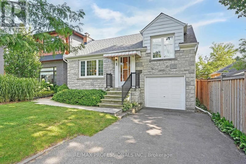 1 Bernice Avenue, Toronto (Stonegate-Queensway), Ontario, M8Y1Z5, Toronto (Stonegate-Queensway), Ontario — photo 1 of 5