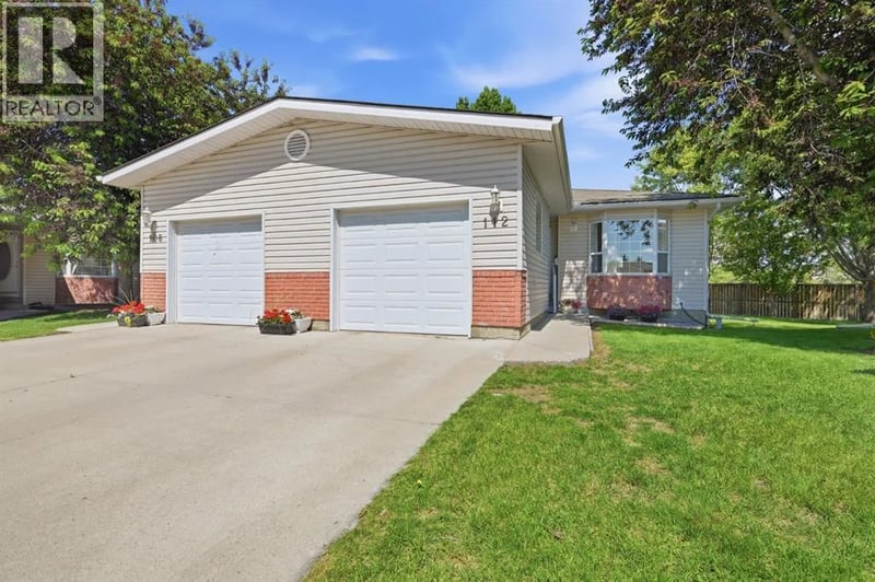 112 Dovista Court Southeast, Calgary, Alberta, T2B3P4, Calgary, Alberta — photo 1 of 5