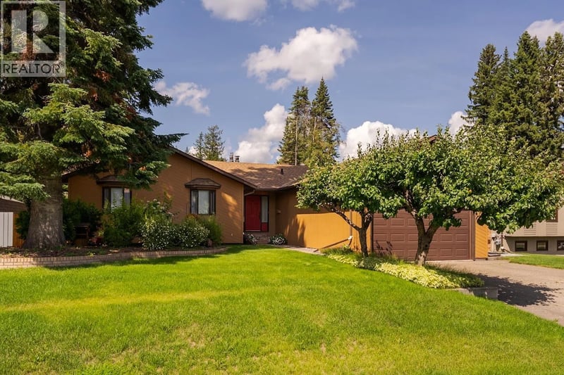 2715 WILDWOOD Crescent, Prince George, British Columbia, V2K3Y4, Prince George, British Columbia — photo 1 of 5
