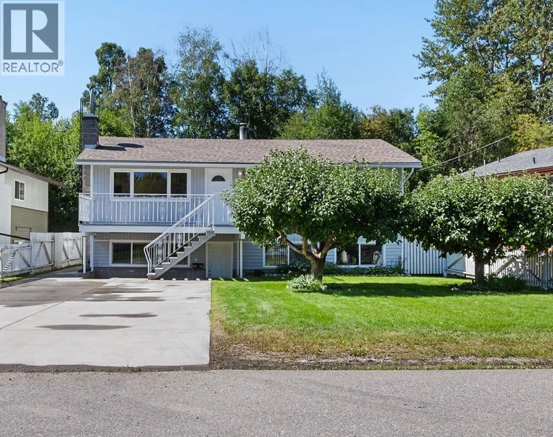 2335 ROYAL Crescent, Prince George, British Columbia, V2L1H4, Prince George, British Columbia — photo 1 of 5