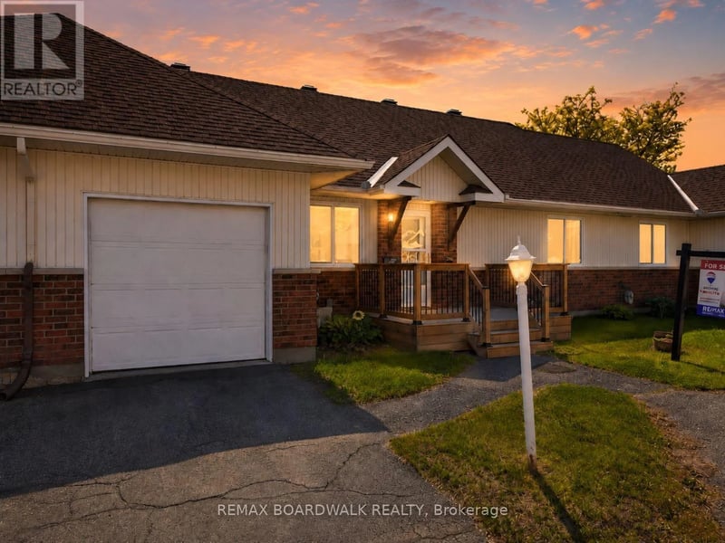 206 Oak Leaf Private, Ottawa, Ontario, K0A2Z0, Ottawa, Ontario — photo 1 of 5