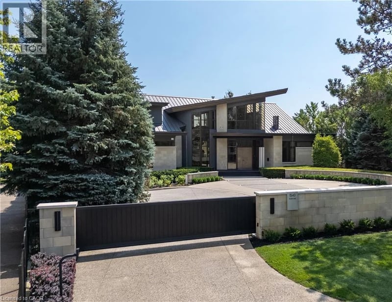 1540 WATERSEDGE Road, Mississauga, Ontario, L5J1A4, Mississauga, Ontario — photo 1 of 5